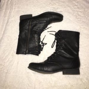 Adorable black Madden Girl Boots!