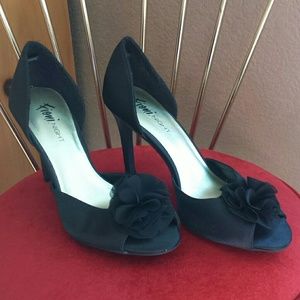 Black peep toe flower heels