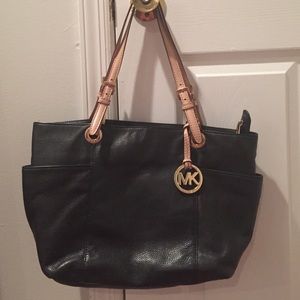 Michael Kors - Jet set top zip rope in Black