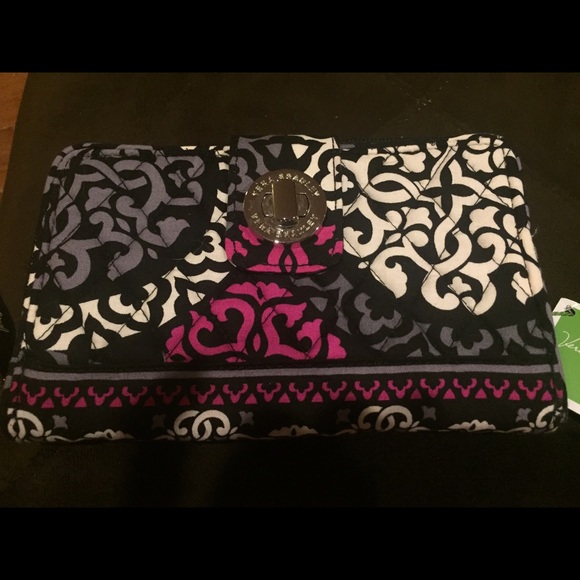 Nwt Vera Bradley turn lock wallet