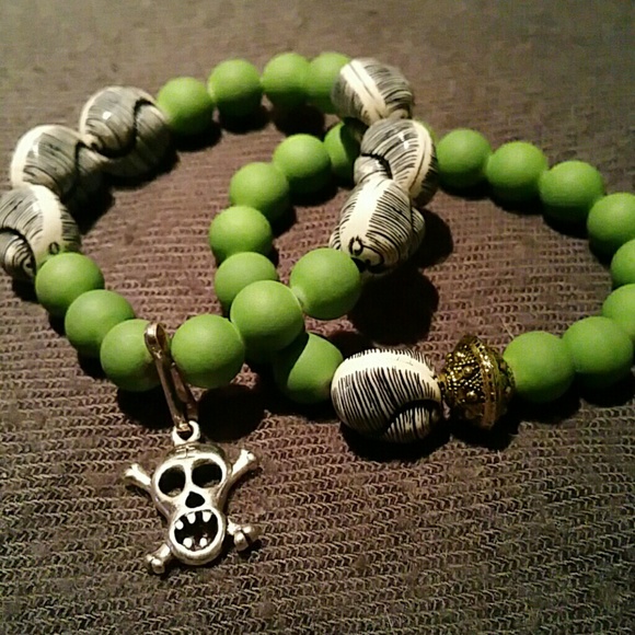 Jewelry - Picture 3 of 4