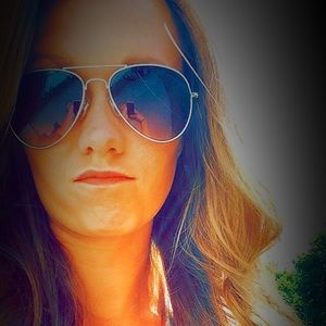 Meet your Posher, Justine