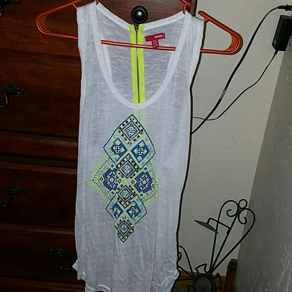 Cute tank, needs under shirt