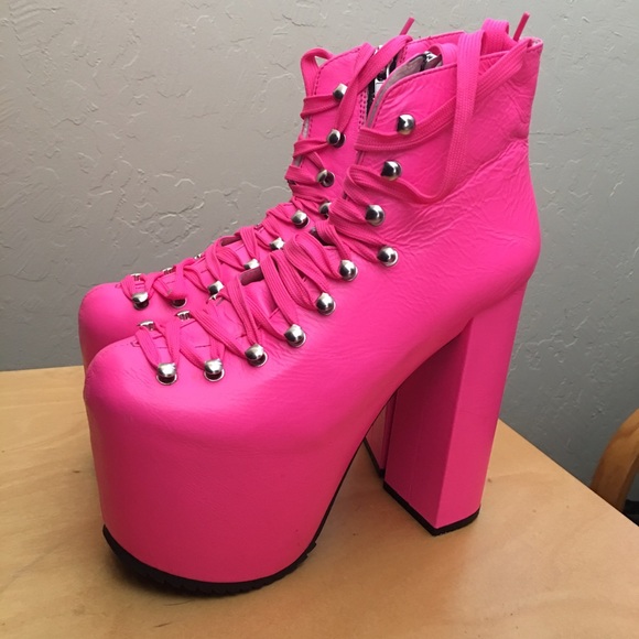 UNIF PINK HELLBOUNDS