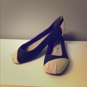 Brand New Tom's Black and Canvas Ballet Flats sz 8