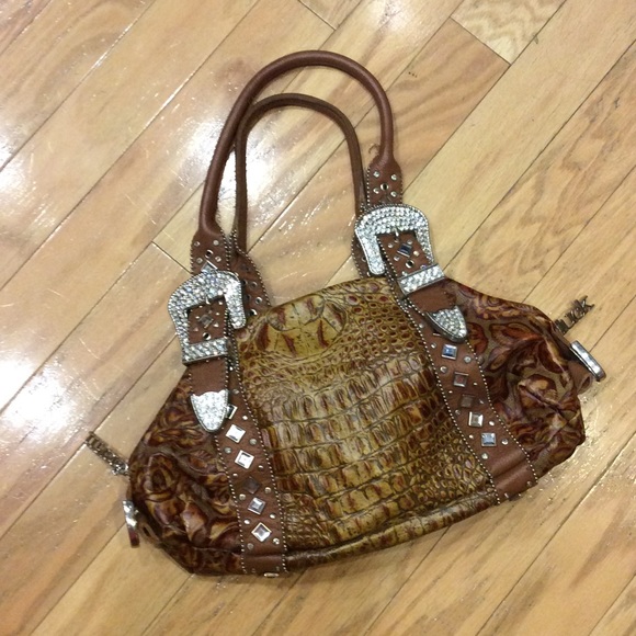 Charm & Luck Alligator-skinned PURSE