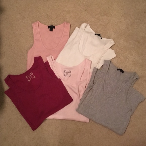Bundle of 5 tank tops