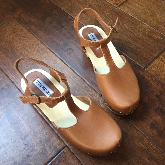 Steve Madden clogs *ON HOLD for @ponderwild*