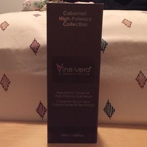Vine Vera eye serum