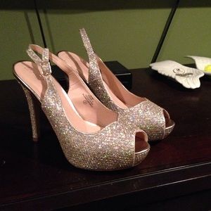 Blossom gold platform shoe