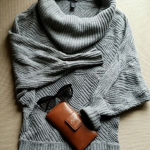 Gray knit sweater💕🍂🍁