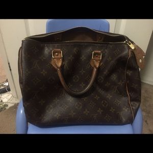 1 authentic gucci hobo purse louis Vuitton SOLD
