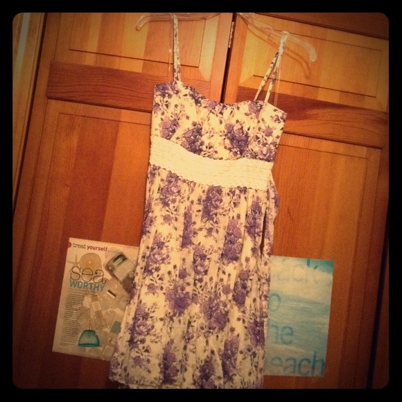 👗Lovely floral Speechless Dress, 9👗 - Picture 2 of 4