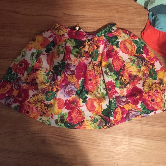 High waisted skirt