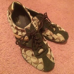 Size 7 Coach sneakers