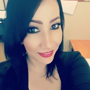 Meet your Posher, Aleta