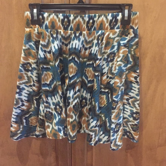 Tribal printed skirt.