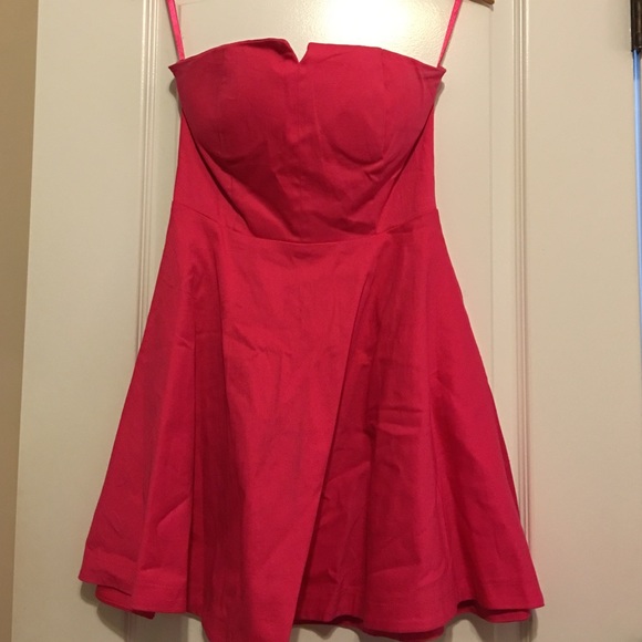 Dresses & Skirts - Pink Strapless Dress