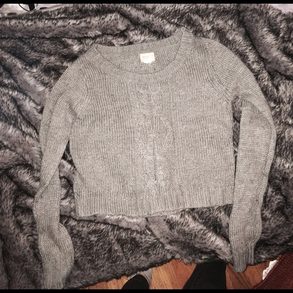 Grey cropped sweater