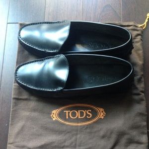 tod'd black loafer size 36