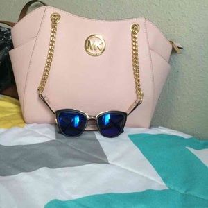 🍎SOLD🍎Matte Black Cat eye Sunglasses