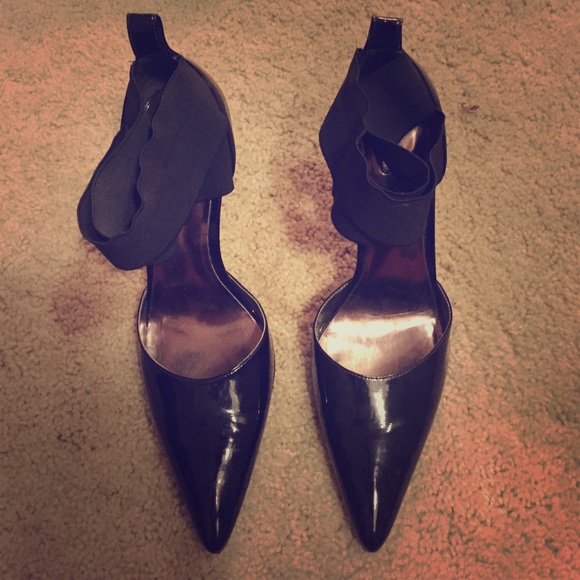 Carlos Santana Pumps - Picture 1 of 4