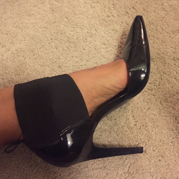 Carlos Santana Pumps - Picture 4 of 4