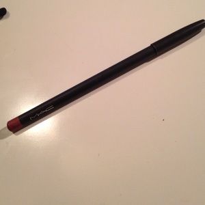 MAC lip liner in dervish