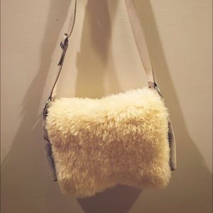 ❤️HOLD❤️ UGG shoulder bag
