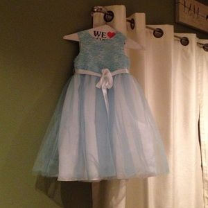 FINAL SALE.Girls size 6 blue with white bow dress