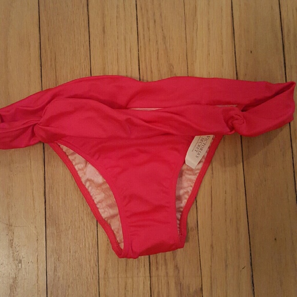 Victoria's Secret - Knockout Brazilian Bottom