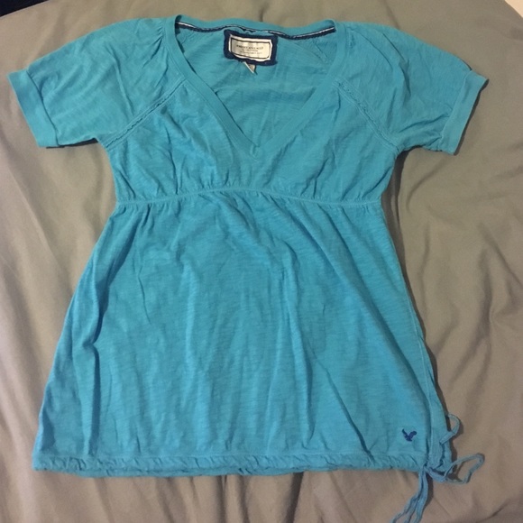 Final price drop!American eagle blue top!