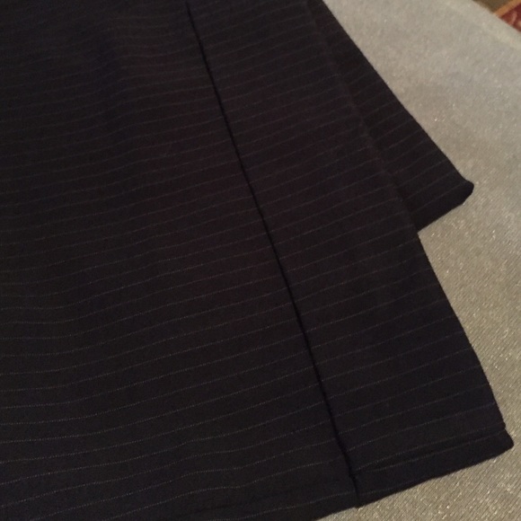 New York & Co Capris - Picture 3 of 4