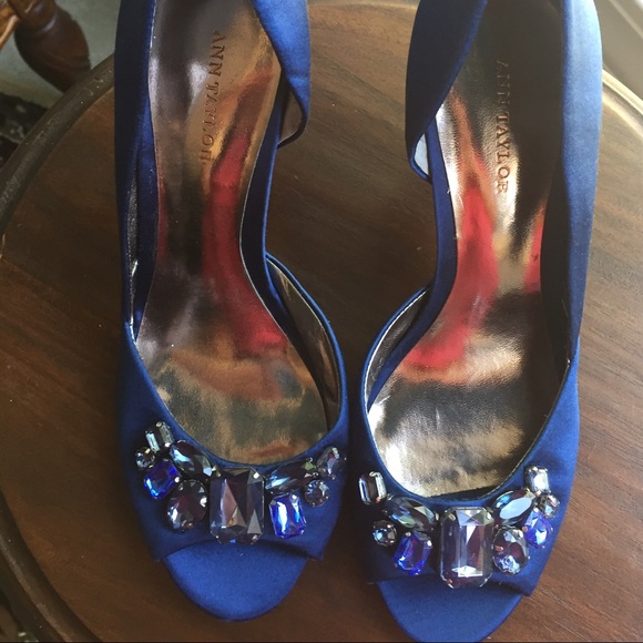 Sold Brand New~ Authentic Royal Satin Heels - Picture 4 of 4