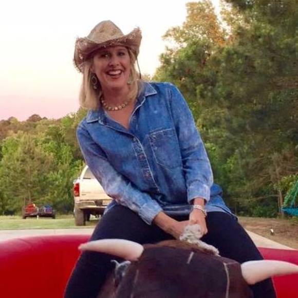 Meet your Posher, Holli