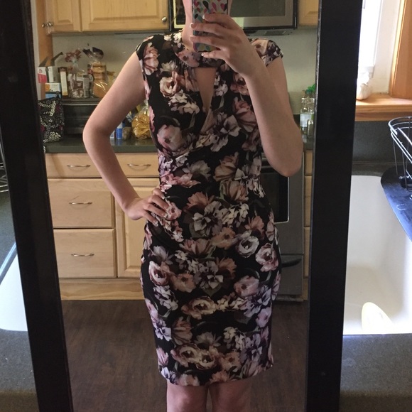 Floral Cache dress 🌷