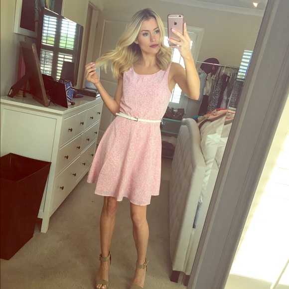Forever 21 baby pink dress