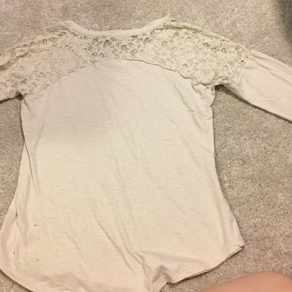 Cream colored tee - Picture 2 of 4