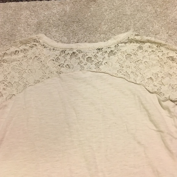 Cream colored tee - Picture 3 of 4