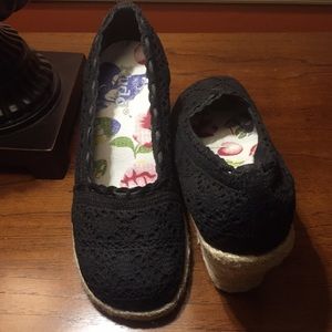 Black lace espadrille. Never worn. Sz 8M
