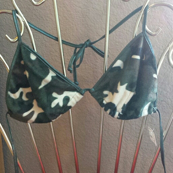 Camo triangle top