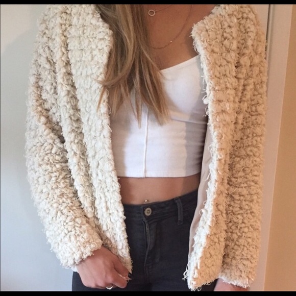 Trendy White Fluffy Jacket - Picture 2 of 4