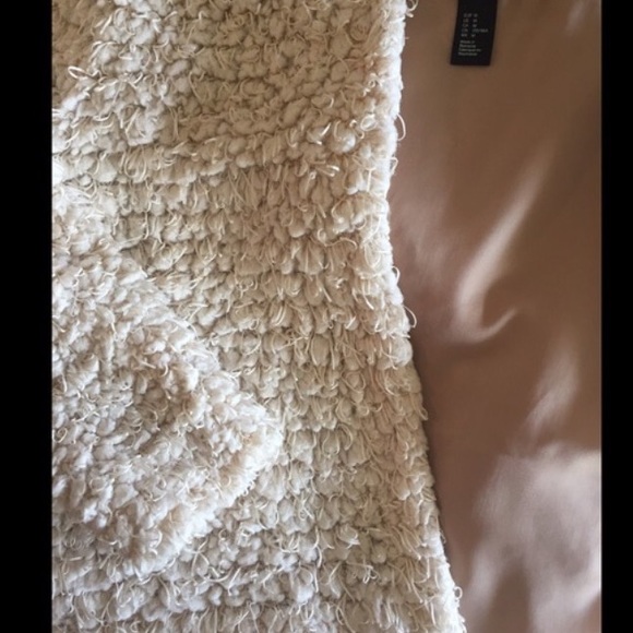 Trendy White Fluffy Jacket - Picture 4 of 4