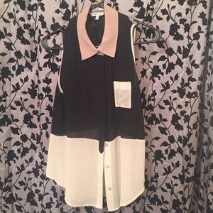 🎉 HP 6/6/16 🎉 Cute Sleeveless Blouse
