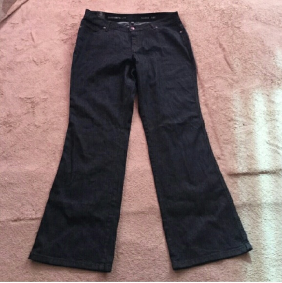 (FOR TINA) Avenue Denim boot cut jeans SIZE 18T