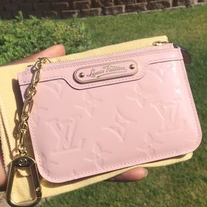 ❌SOLD❌👛Rose Ballerine Louis Vuitton cles pouch💠