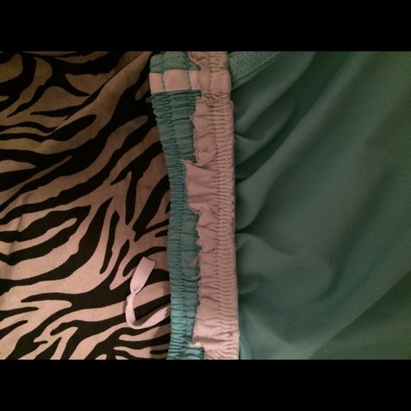 Nike tempo running shorts - Picture 3 of 3