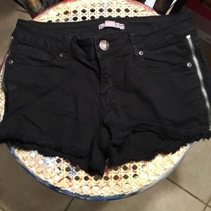 Black forever 21 shorts.