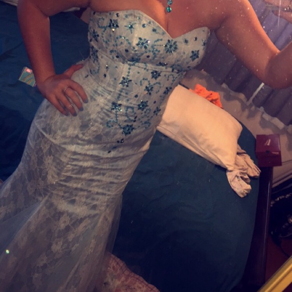 Prom dress - Picture 4 of 4