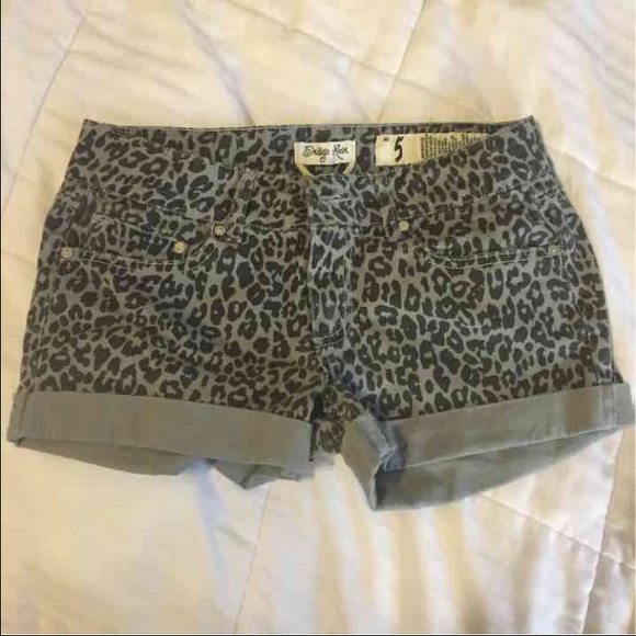 Leopard black/grey Printed shorts